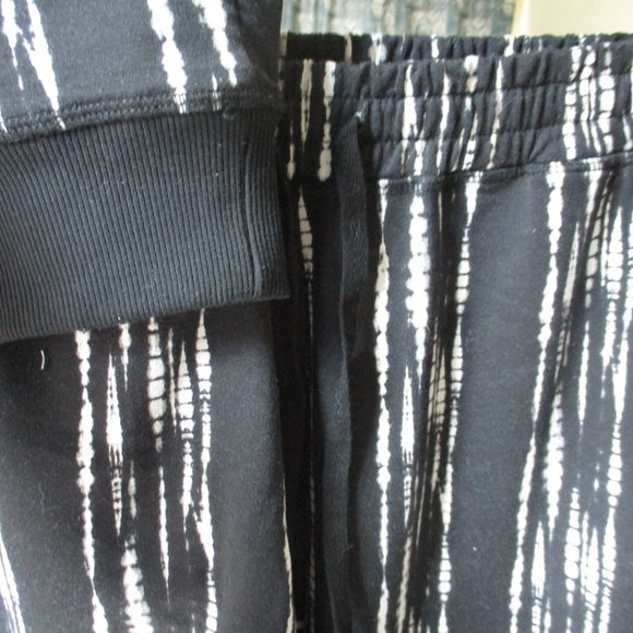 LuLaRoe Jax NWOT SMALL Black White Gray Joggers Sweatpants - Picture 5 of 6